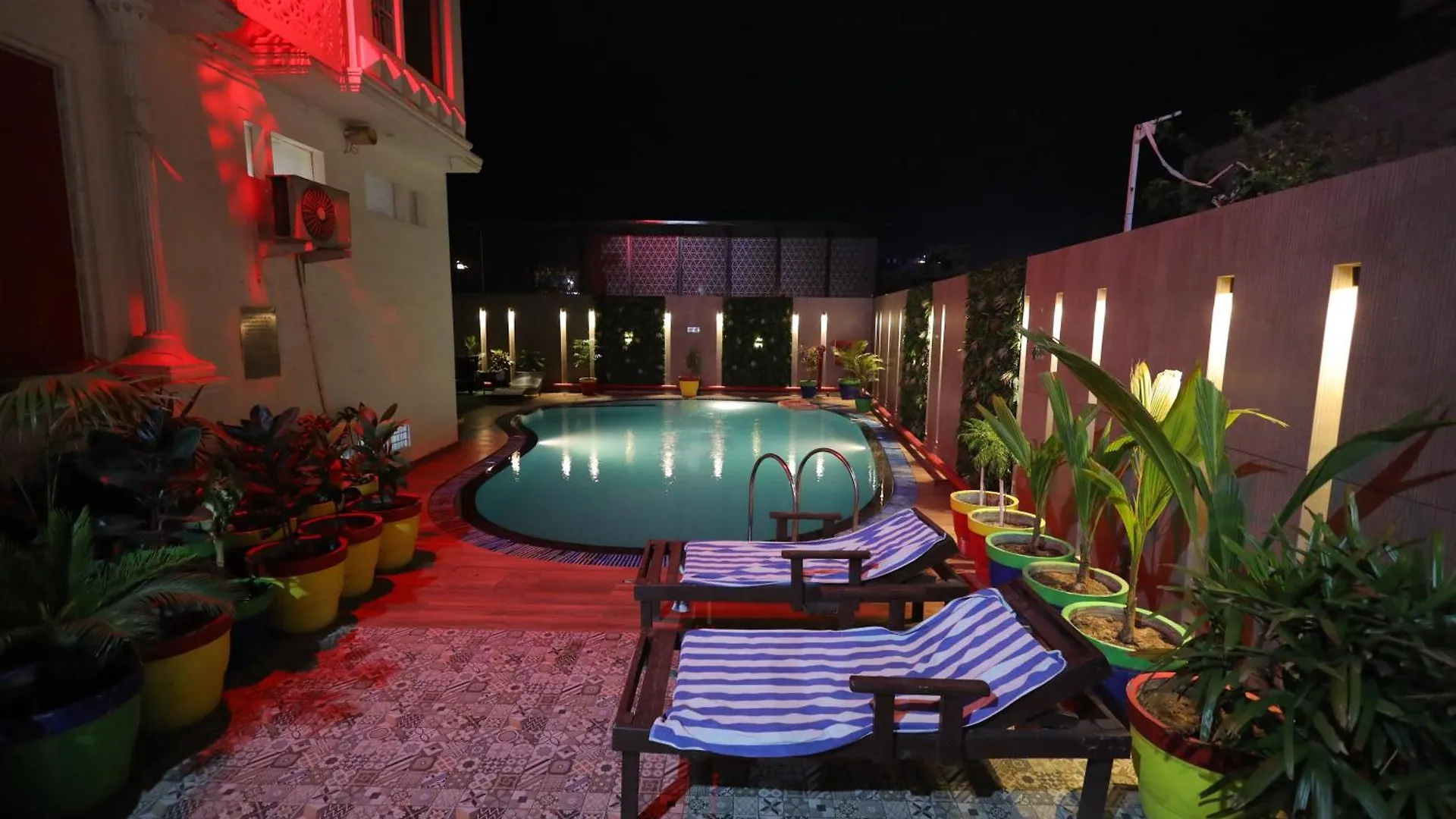 Surasena Regal Vista Agra Hotel
