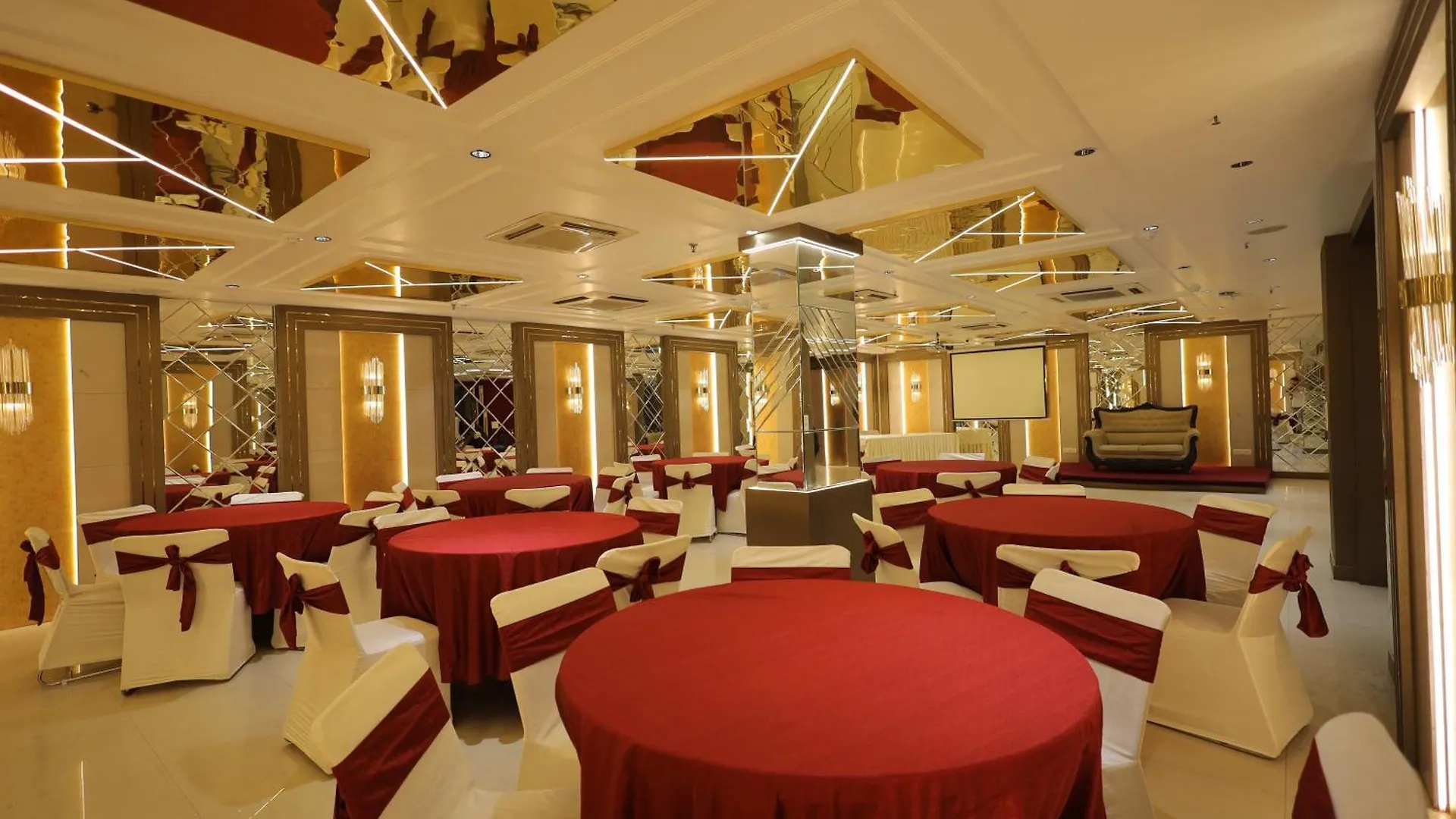 Surasena Regal Vista Agra Hotel