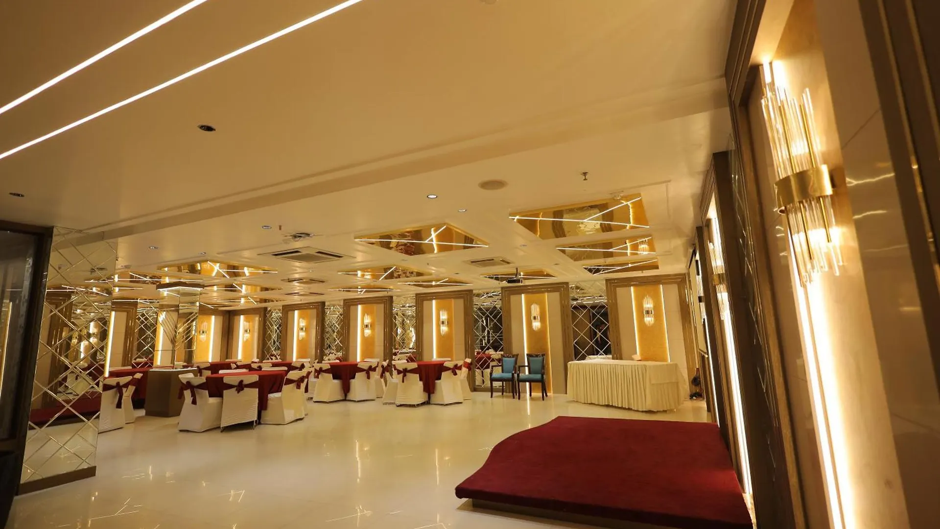 Surasena Regal Vista Agra Hotel